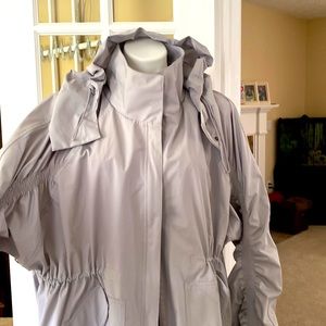 Swing style windbreaker